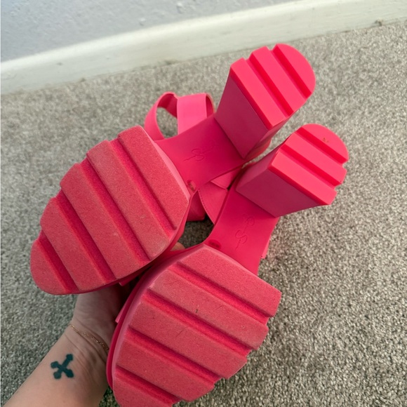 New Jessica Simpson Pink Platform Heels - Picture 2 of 4